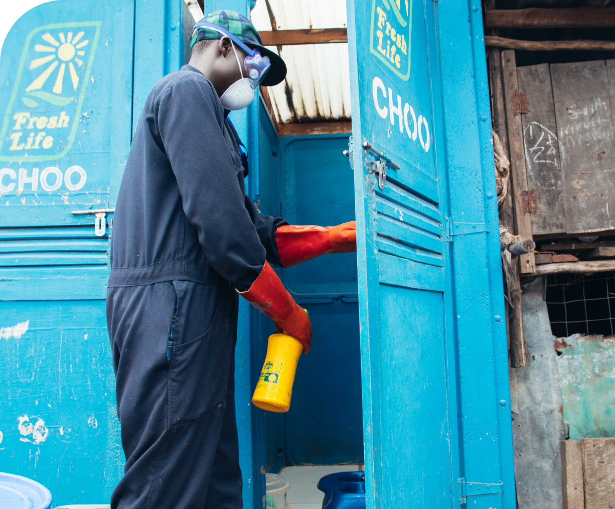 Fresh life staff disinfection a Fresh life toilet